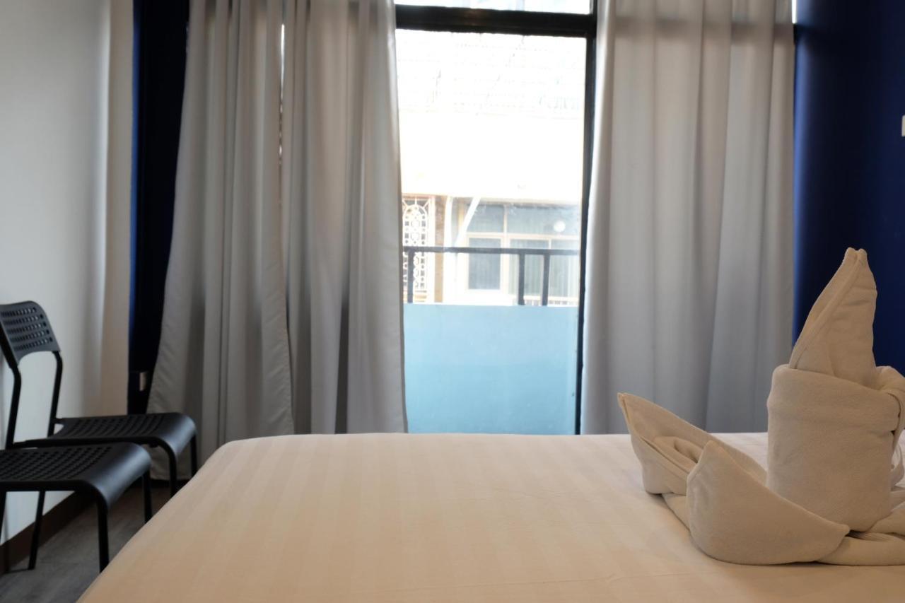 Sleep With Me Bangkok - Bts Phra Khanong Room photo