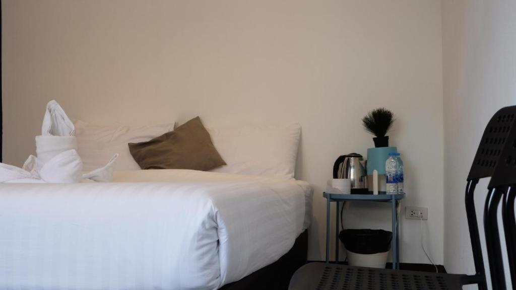 Sleep With Me Bangkok - Bts Phra Khanong Room photo