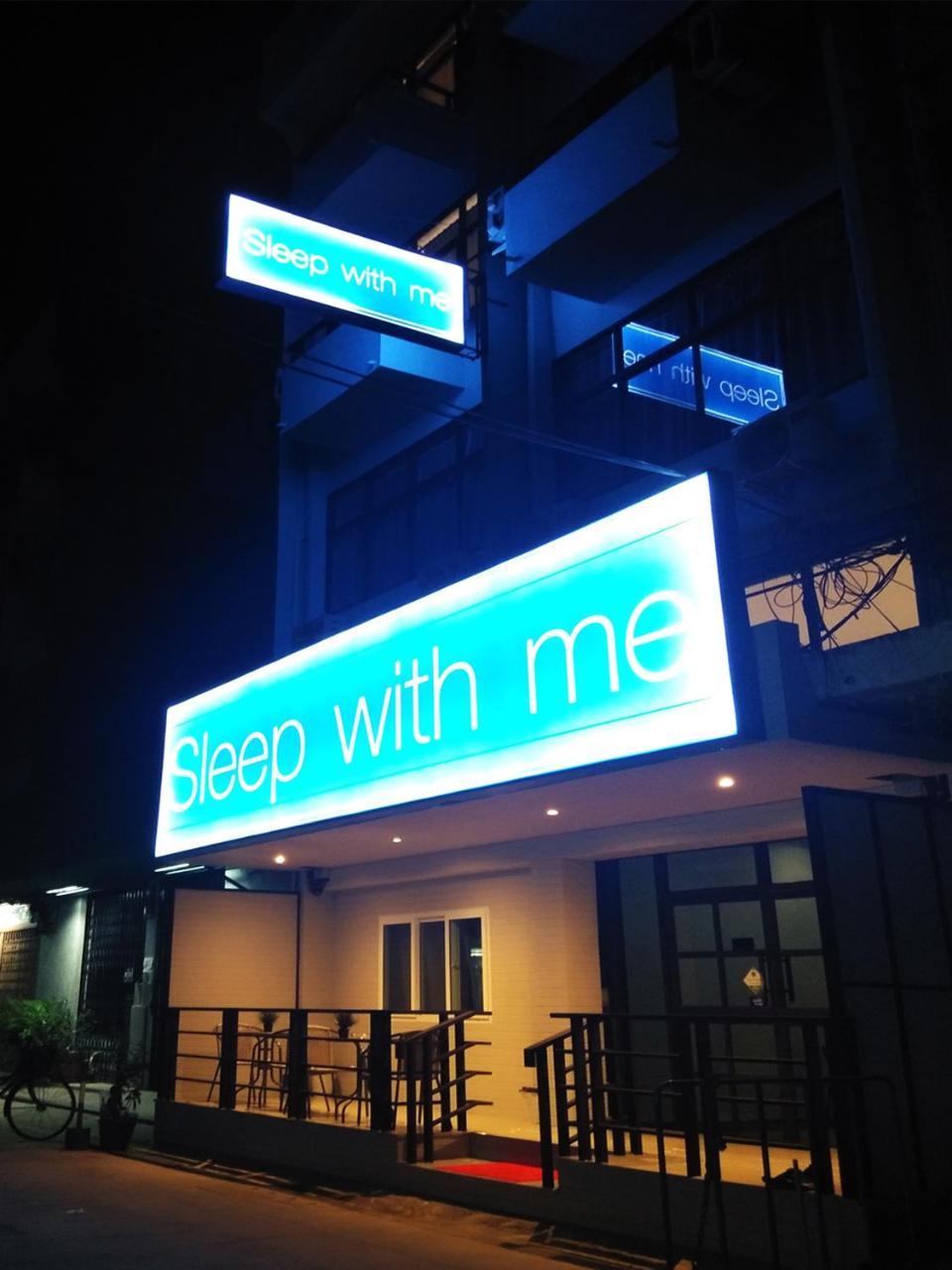 Sleep With Me Bangkok - Bts Phra Khanong Exterior photo